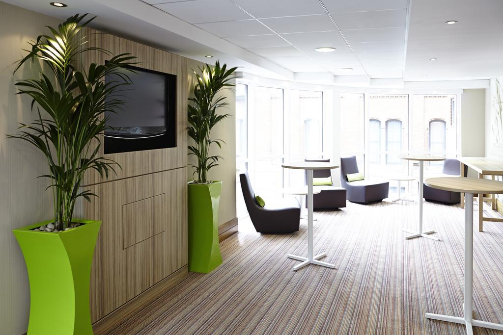 Novotel Manchester Centre Exterior photo